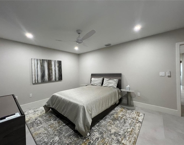 3280 Southshore Drive - Photo Thumbnail 13