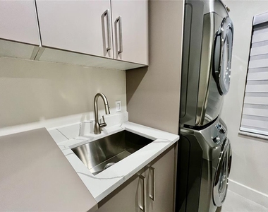 3280 Southshore Drive - Photo Thumbnail 17