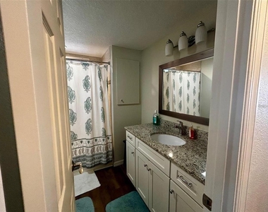5742 Camelot Drive N - Photo Thumbnail 6