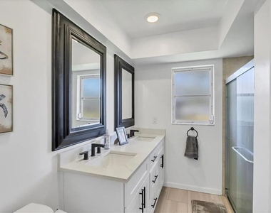 2410 Cass Street - Photo Thumbnail 15