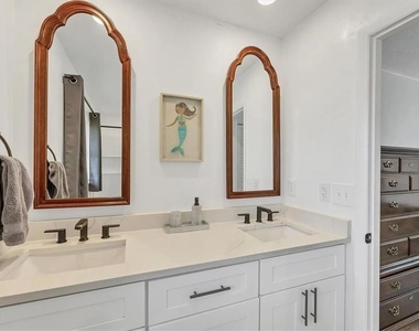 2410 Cass Street - Photo Thumbnail 18