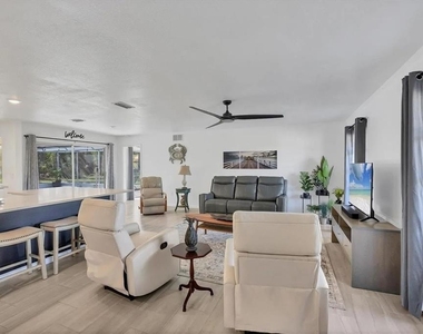 2410 Cass Street - Photo Thumbnail 3