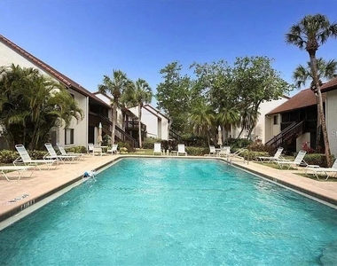 1650 Stickney Point Road - Photo Thumbnail 17