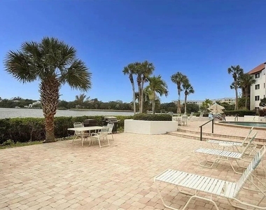 1650 Stickney Point Road - Photo Thumbnail 30