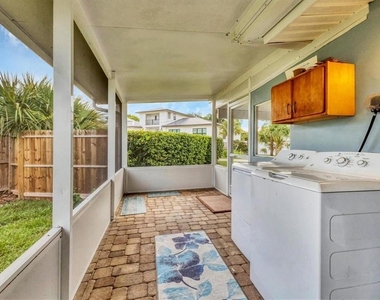 1686 Chapline Lane - Photo Thumbnail 22