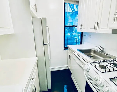 235 east 46th stret - Photo Thumbnail 1