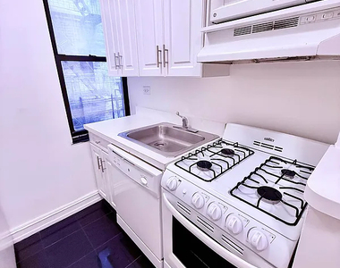 235 east 46th stret - Photo Thumbnail 5