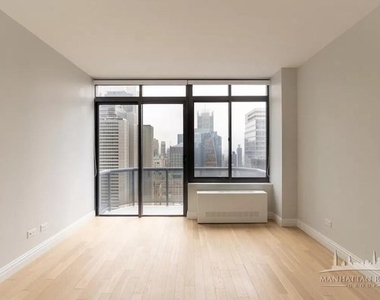 235 West 48th Street - Photo Thumbnail 3