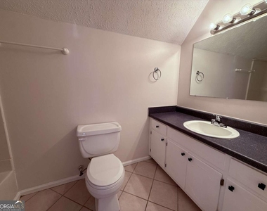 4825 Red Oak Drive - Photo Thumbnail 8