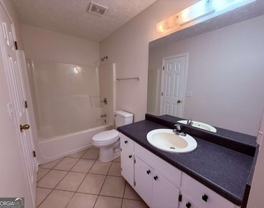 4825 Red Oak Drive - Photo Thumbnail 5