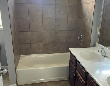 15 Ollie Street Nw - Photo Thumbnail 5