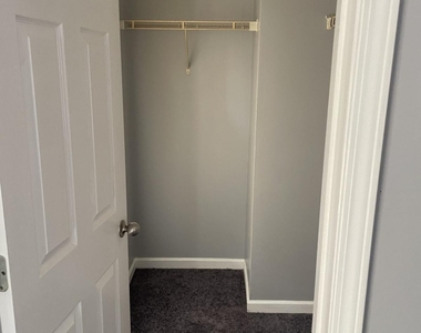 15 Ollie Street Nw - Photo Thumbnail 10