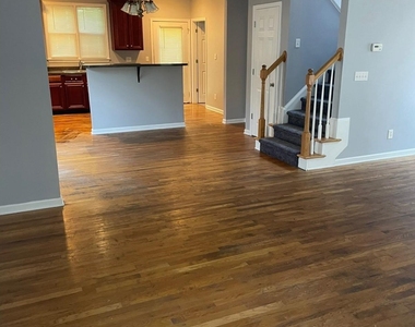 15 Ollie Street Nw - Photo Thumbnail 4