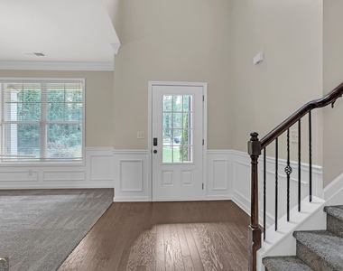 568 Garden View Court - Photo Thumbnail 3