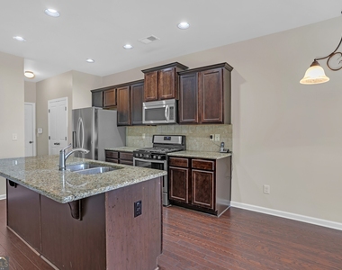 568 Garden View Court - Photo Thumbnail 13