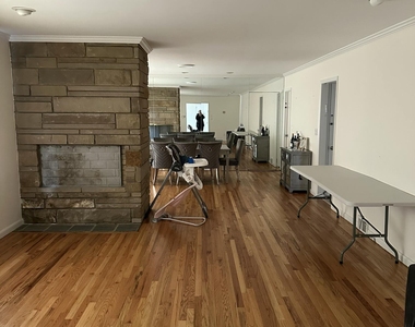 4 Joanna Court - Photo Thumbnail 3