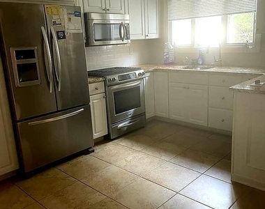 4 Joanna Court - Photo Thumbnail 5