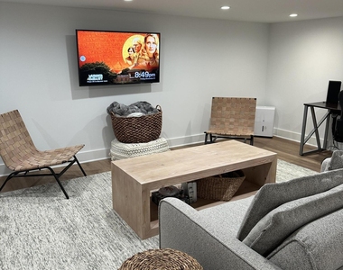 411 Sylvania Avenue - Photo Thumbnail 28