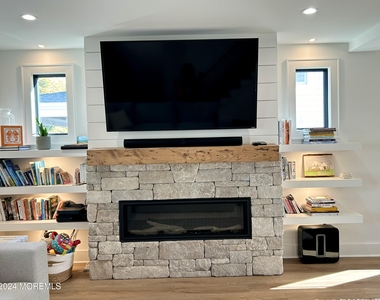 411 Sylvania Avenue - Photo Thumbnail 7