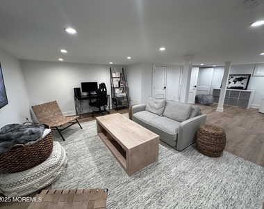 411 Sylvania Avenue - Photo Thumbnail 27