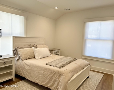 411 Sylvania Avenue - Photo Thumbnail 21