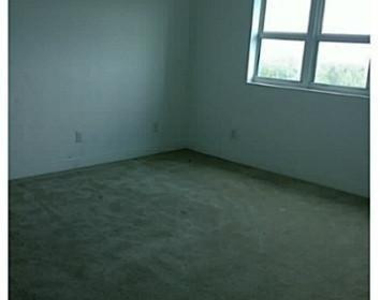 14951 Royal Oaks Lane - Photo Thumbnail 5