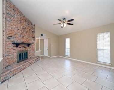 4325 Ireland Drive - Photo Thumbnail 5