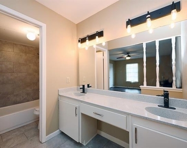 4325 Ireland Drive - Photo Thumbnail 15