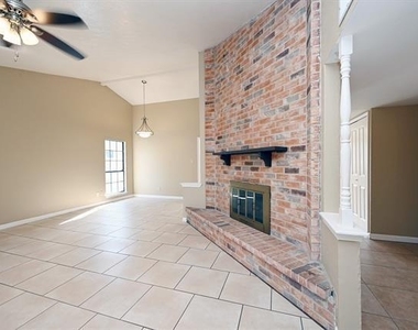 4325 Ireland Drive - Photo Thumbnail 4