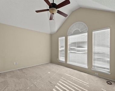 1226 Rivercrest Drive - Photo Thumbnail 19