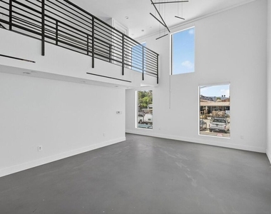 2412 Eads Street - Photo Thumbnail 6
