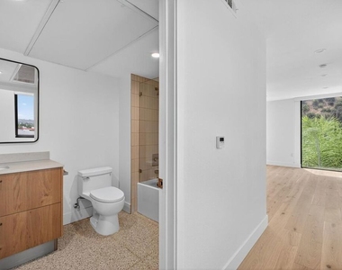 2412 Eads Street - Photo Thumbnail 14