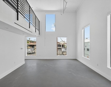 2412 Eads Street - Photo Thumbnail 7