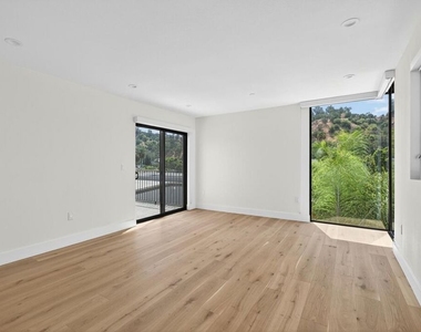 2412 Eads Street - Photo Thumbnail 16