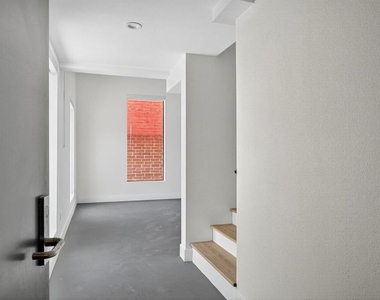 2412 Eads Street - Photo Thumbnail 2