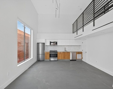 2412 Eads Street - Photo Thumbnail 3