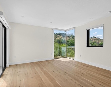2412 Eads Street - Photo Thumbnail 17