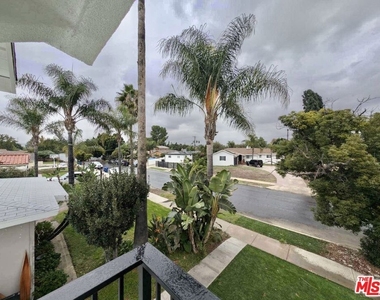 10623 Stanwin Avenue - Photo Thumbnail 14