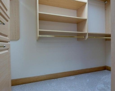 1228 Hillsboro Mile - Photo Thumbnail 10