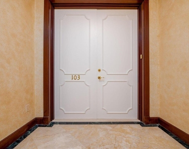 1228 Hillsboro Mile - Photo Thumbnail 3