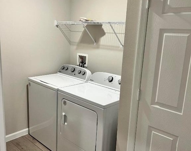 5951 Nw Baynard Drive - Photo Thumbnail 14