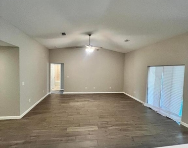 5951 Nw Baynard Drive - Photo Thumbnail 16