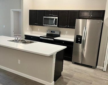 5951 Nw Baynard Drive - Photo Thumbnail 7