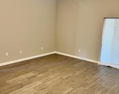 5951 Nw Baynard Drive - Photo Thumbnail 5
