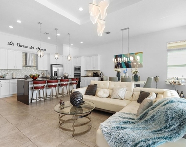 9282 Sw Miracoli Way - Photo Thumbnail 17