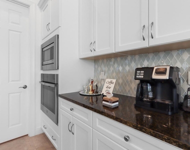 9282 Sw Miracoli Way - Photo Thumbnail 12