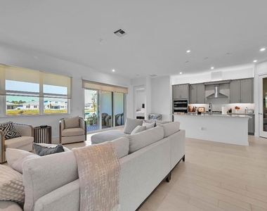 14185 Sw Daphne Street - Photo Thumbnail 9