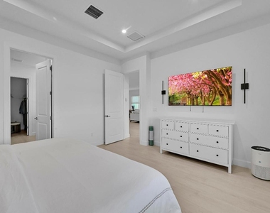 14185 Sw Daphne Street - Photo Thumbnail 12