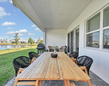 14185 Sw Daphne Street - Photo Thumbnail 30