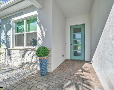 14185 Sw Daphne Street - Photo Thumbnail 2